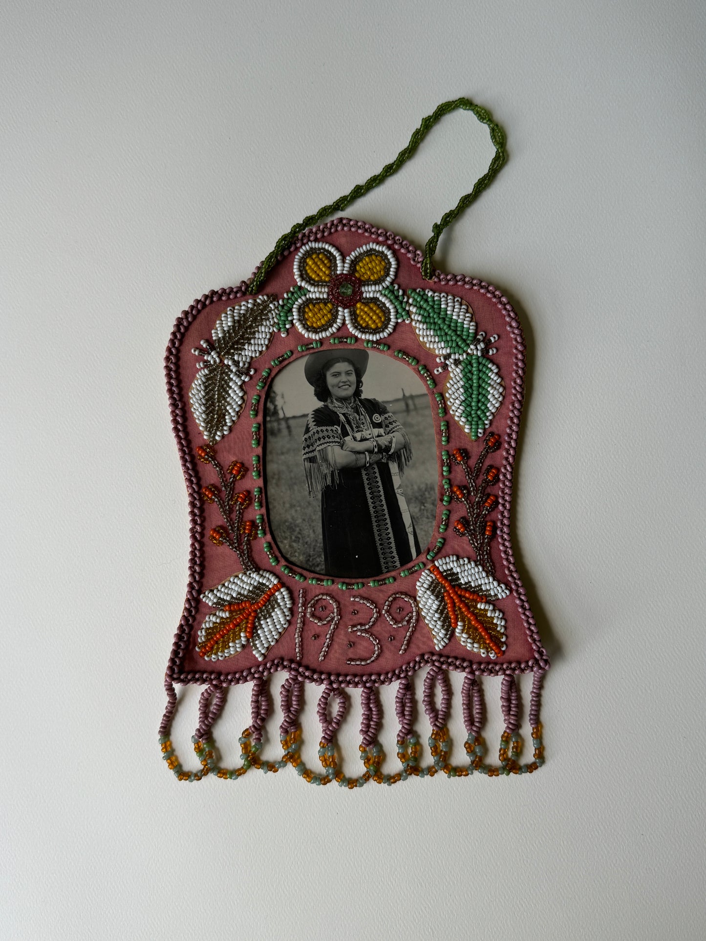 1939 Iroquois Beaded Frame