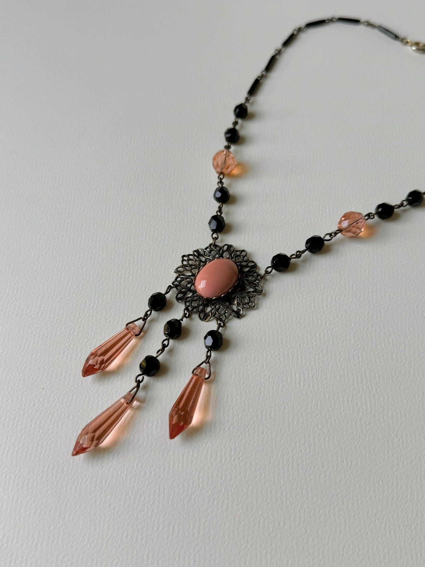 1920s Peach and Black Necklace