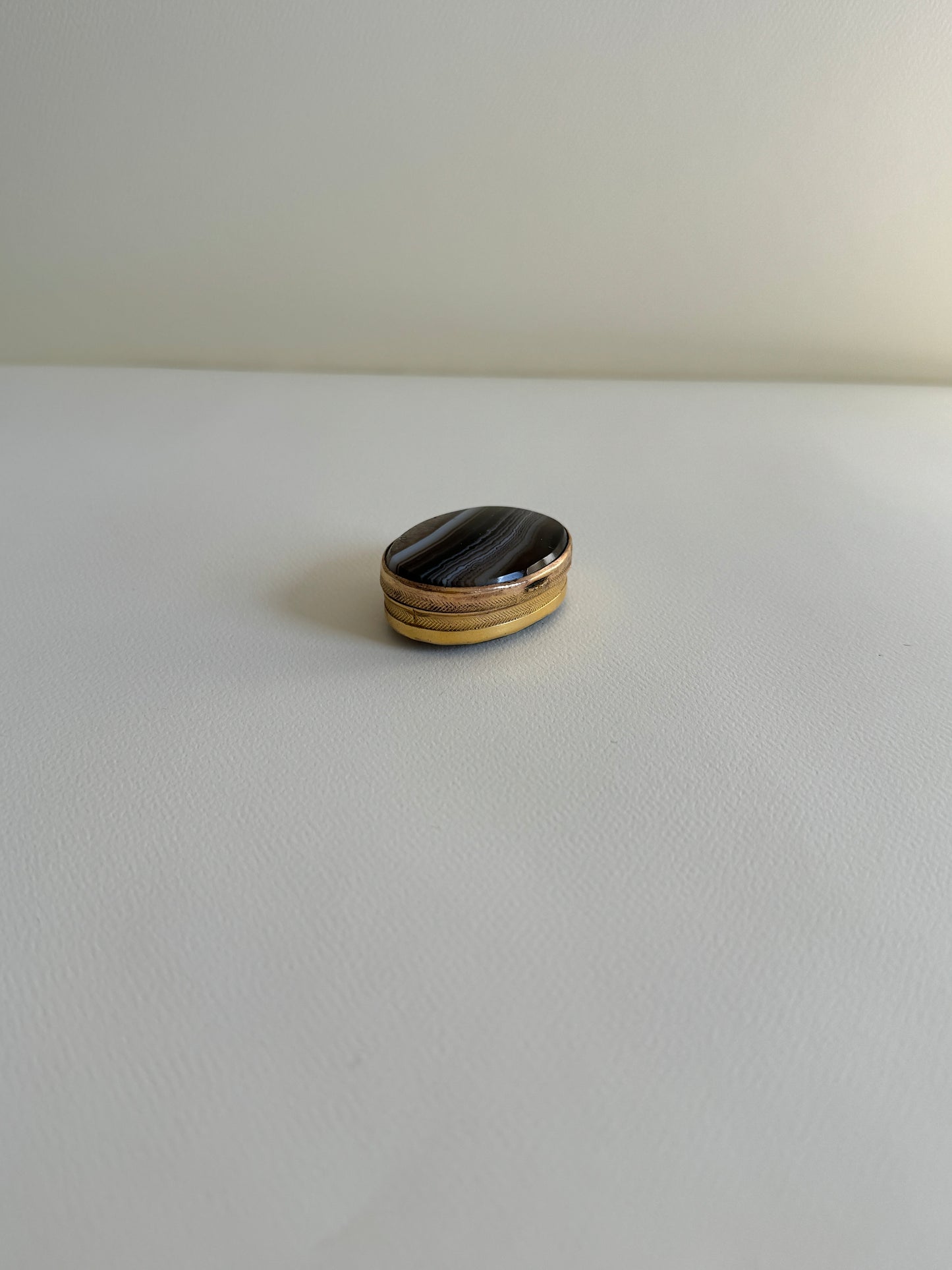 19th Century Oval Agate Snuff Box