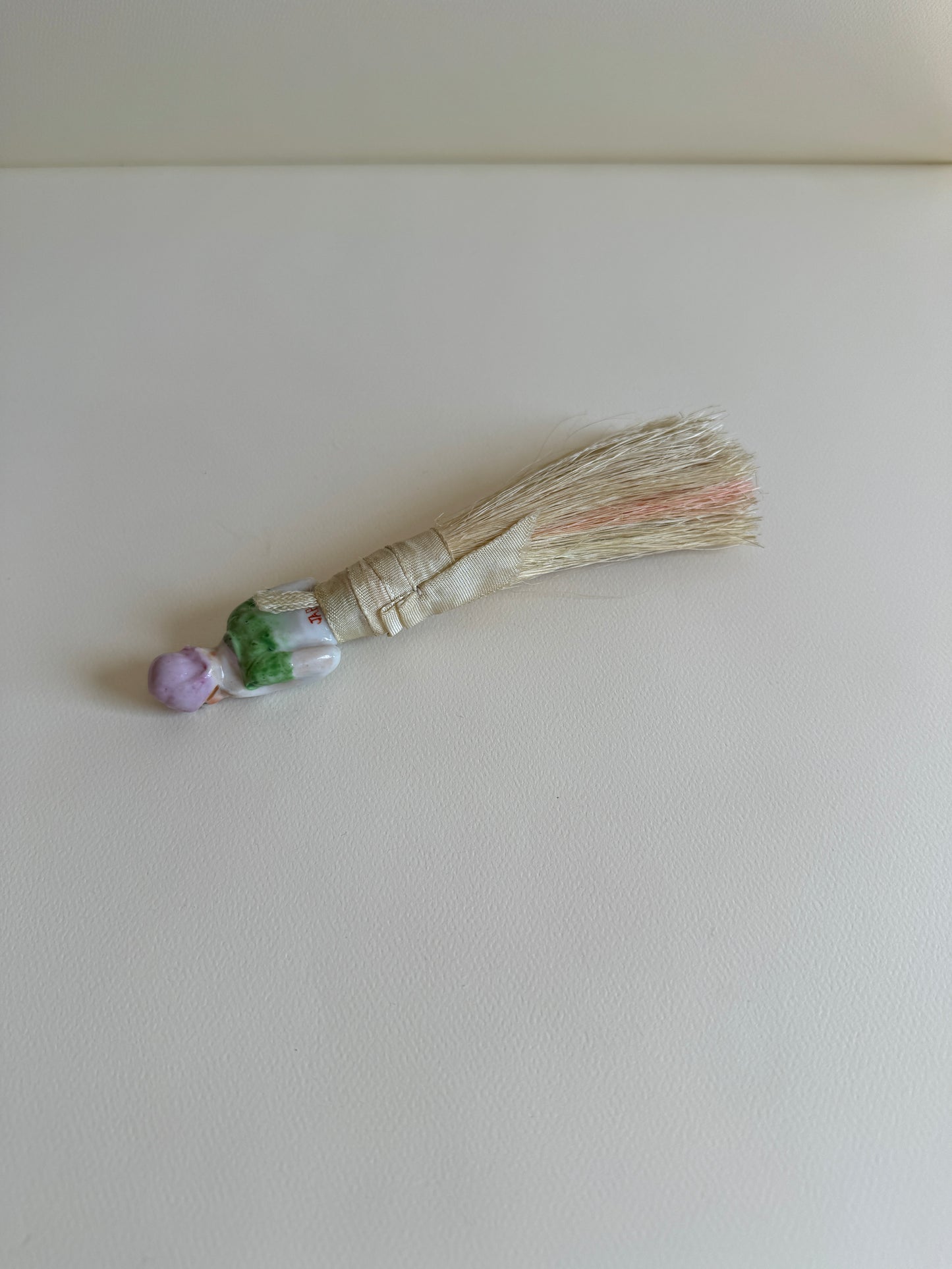 1930s Flapper Half Doll Crumb Brush